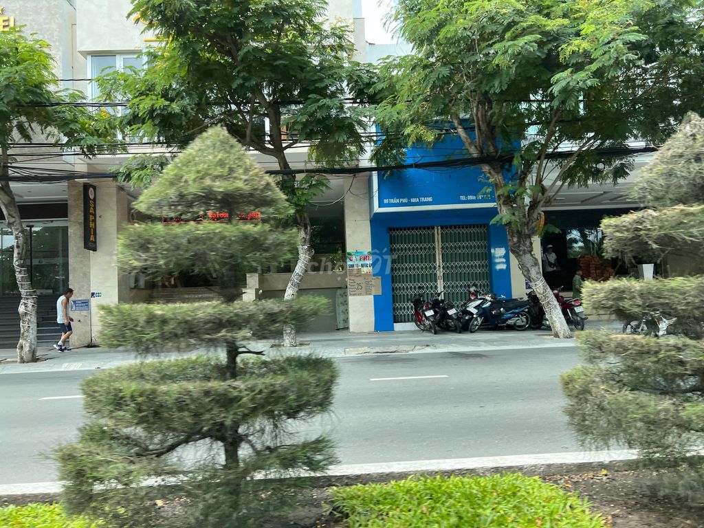 Cần bán gấp nhà phố, mặt tiền đường biển Trần Phú.