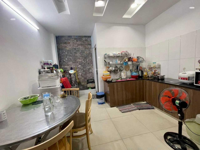 Bán căn hộ chung cư full nội thất  giá 1, 5 tỷ, p. 14 , Bàu cát 1, Q. Tân Bình