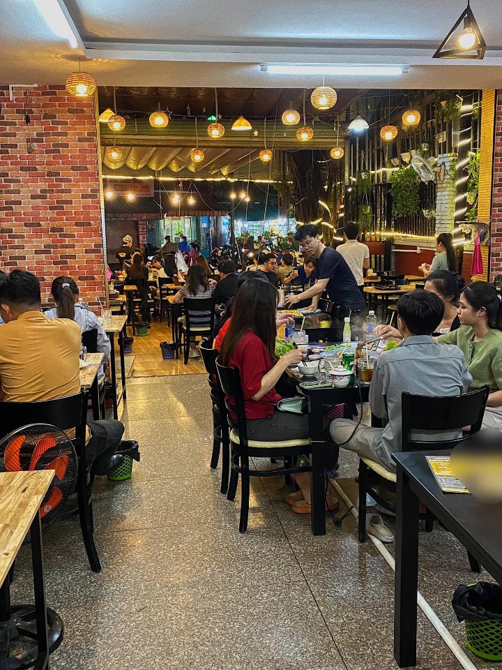 Sang Nhượng  Mặt Bằng Nhà Hàng Ở Quận Gò Vấp.