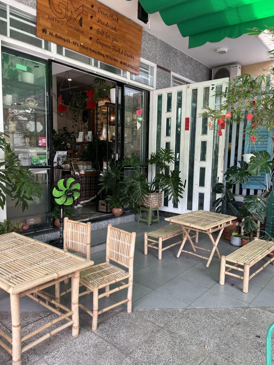 Sang Quán Cafe - Tea flower DECOR ĐẸP đang hoạt động ổn định, 2 mặt tiền khu dân cư,trường học, nhà Thờ,chợ Tân Lập rất đông đúc