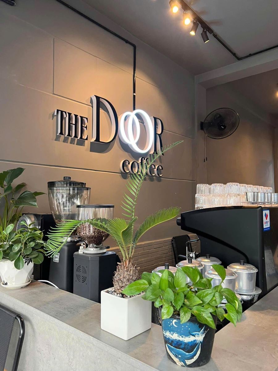 Sang quán cafe văn phòng góc 2 mặt tiền  Điện Biên Phủ, P. 15, Bình Thạnh.