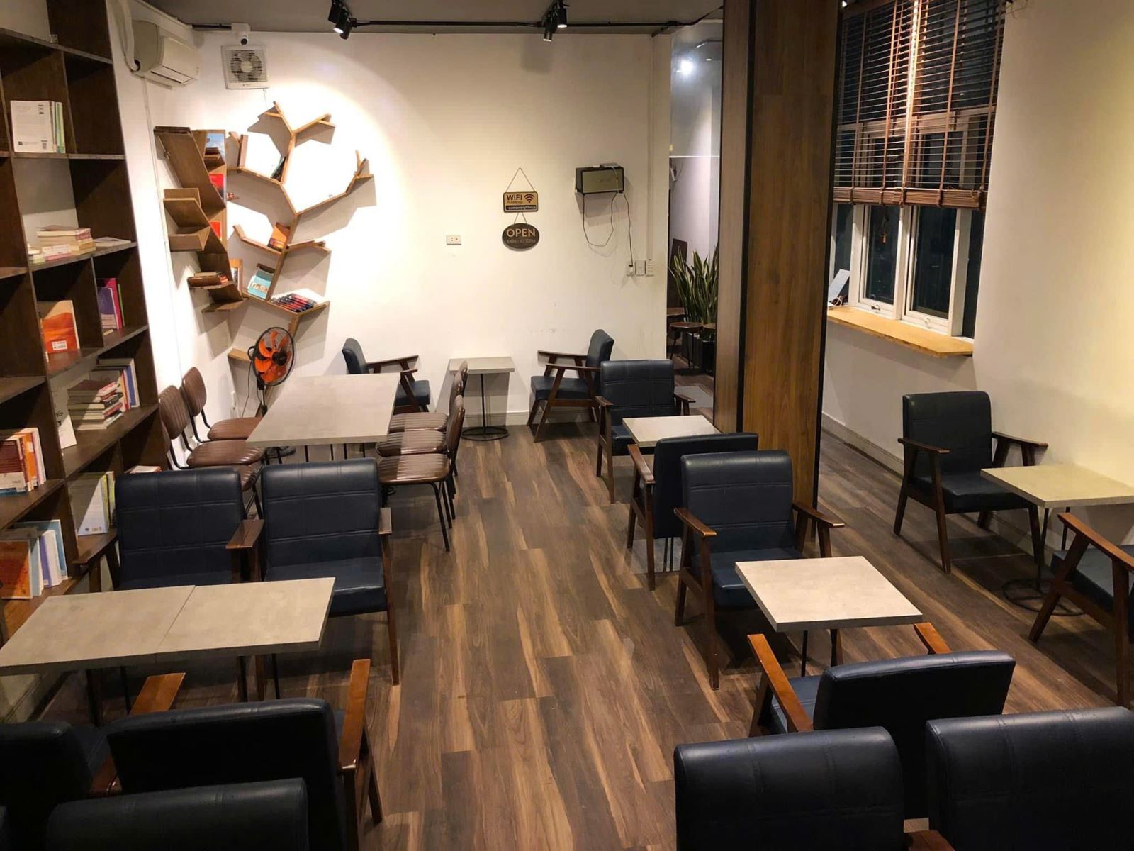 Sang quán cafe văn phòng góc 2 mặt tiền  Điện Biên Phủ, P. 15, Bình Thạnh.
